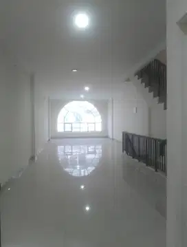 Ruko greenlake city tangerang murah lantai siap pakai