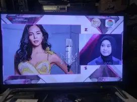 Televisi LED digital merk Toshiba 32 inch suara dan gambar jernih