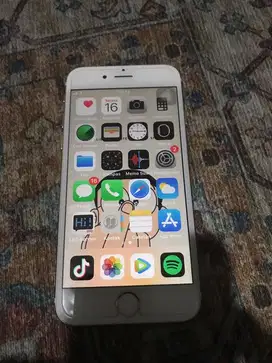 Jual cepat. Iphone. 32giga. Mulus. Msh fgsi smua. Mantap. Batangan.