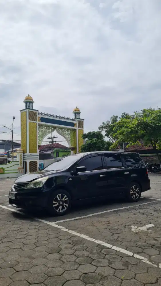 Grand Livina SV MT 2014