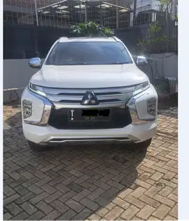 Jual Pajero 2022 km 35rb Putih Mutiara