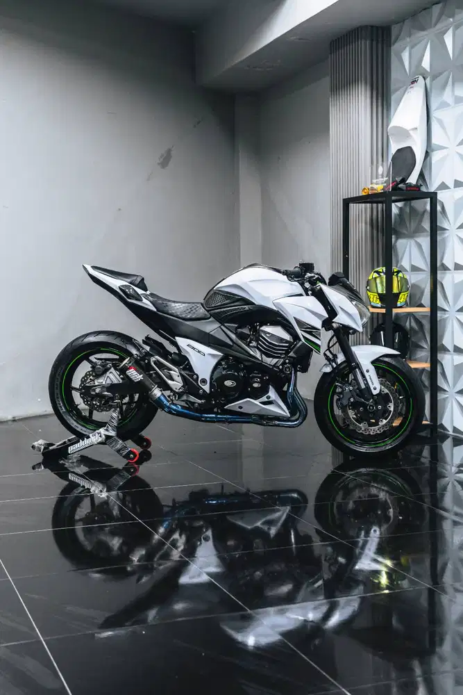 KAWASAKI Z800 2014