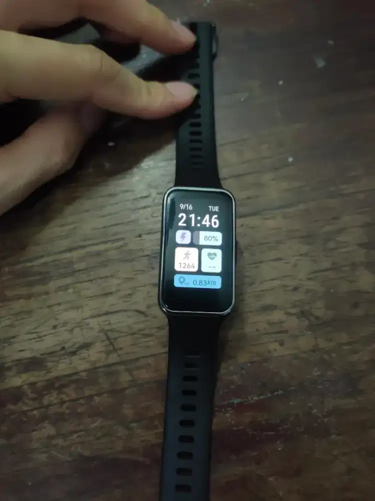 Huawei band 8 hitam