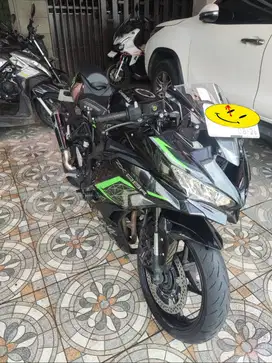 Kawasaki ZX25R 2023 Non ABS TFT
