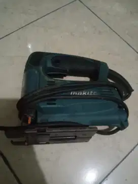 mesin jigsaw merk makita