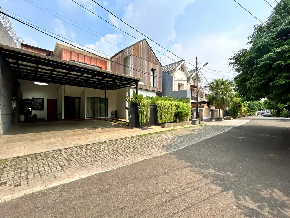 Dijual Rumah Mewah dan Nyaman Siap Huni Di Daerah Tebet!