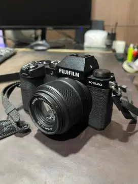 FOR SALE – Fujifilm X-S20 Kit 15–45mm