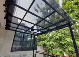 Kanopi kaca minimalis