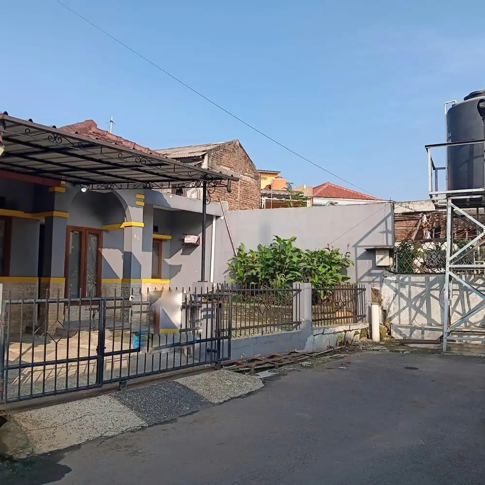 Rumah Lama Minimalis Tanah Luas di Antapani DKt Arcamanik