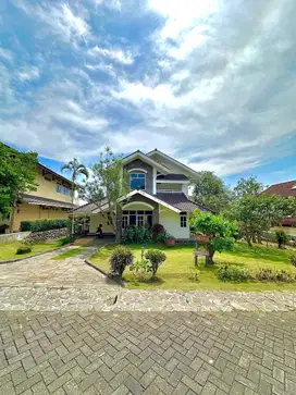 Dijual Villa Istimewa di Kusuma Estate, Abdul Gani Atas Kota Batu