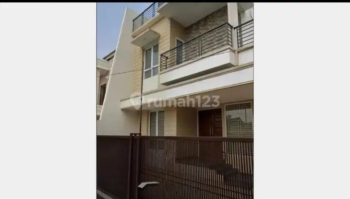 Dijual Rumah SHM 2 Lantai di Meruya Jakarta Barat