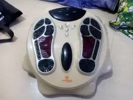 Pijat refleksi kaki elektrik merk advance