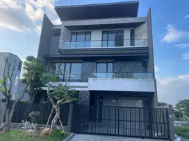 Dijual Baru Elite Mewah + Rooftop, Emerald Mansion Citraland - sby
