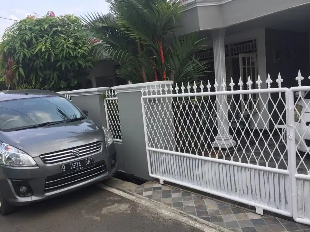 Rumah Luas Dalam Perumahan Dekat Stasiun Kranji