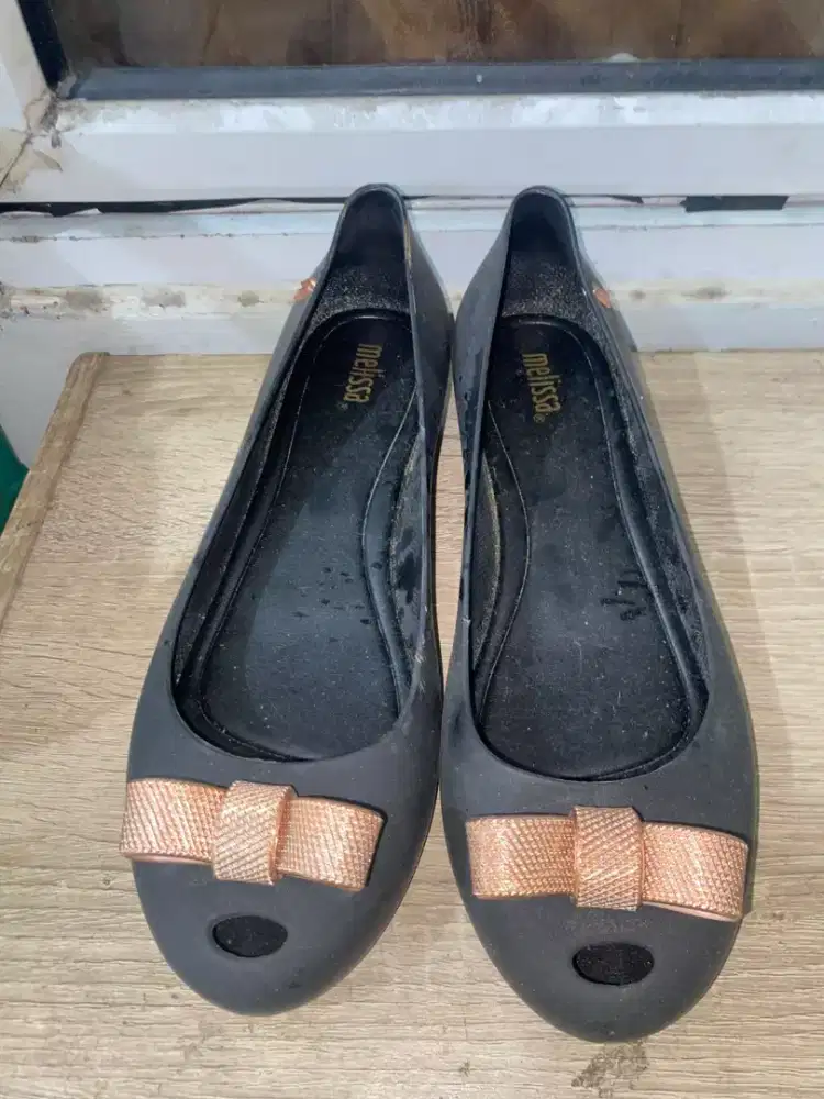 Jual preloved sepatu/sendal UK 36-37-38-39 (6PSG)