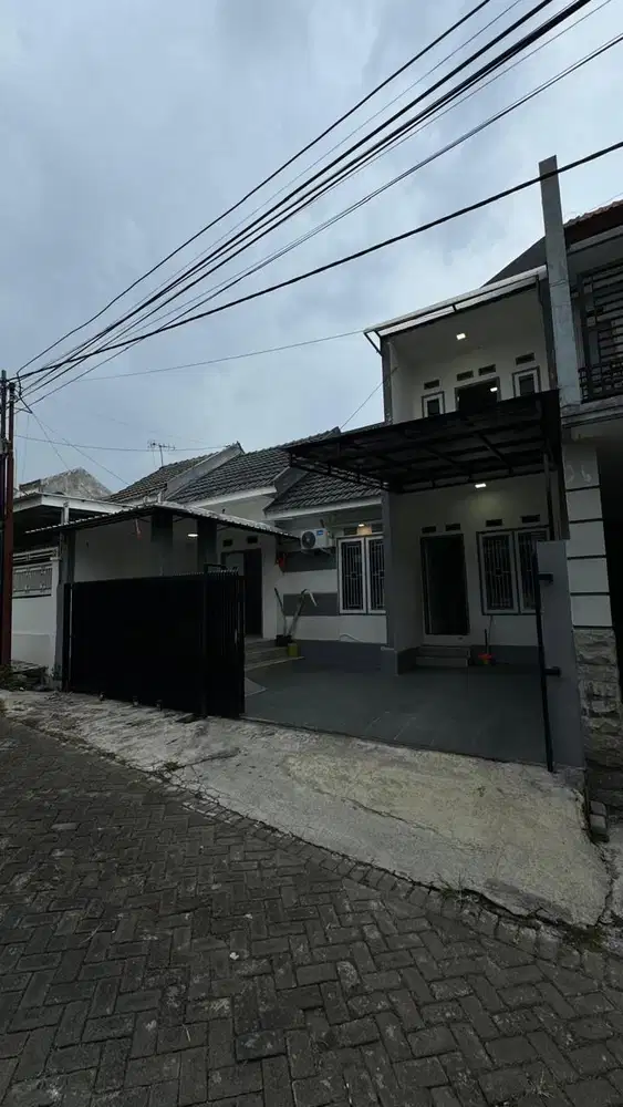 Rumah 2 Lantai Siap Huni di Perum Joyoagung Malang Lokasi Strategis