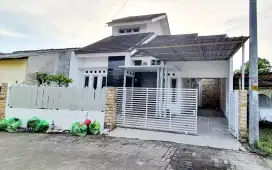 Disewakan rumah minimalis apik dekat Hotel Hyatt