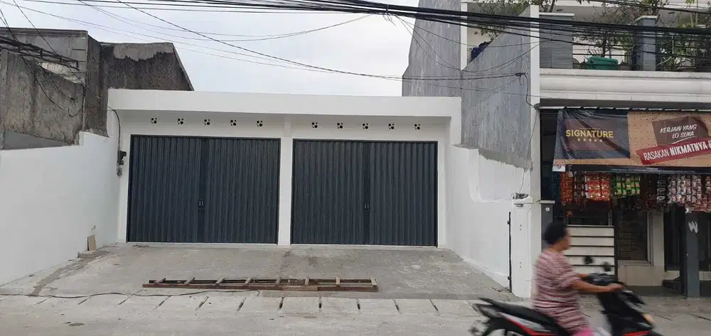 Rumah bagus lokasi strategis ramai depan pasar di Karawaci Tangerang