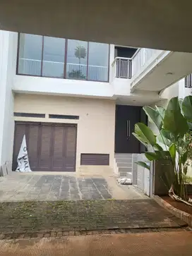 Dijual Cepat! Rumah Penthouse Eksklusif Puri 11✨