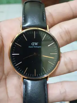 JAM TANGAN MERK DW