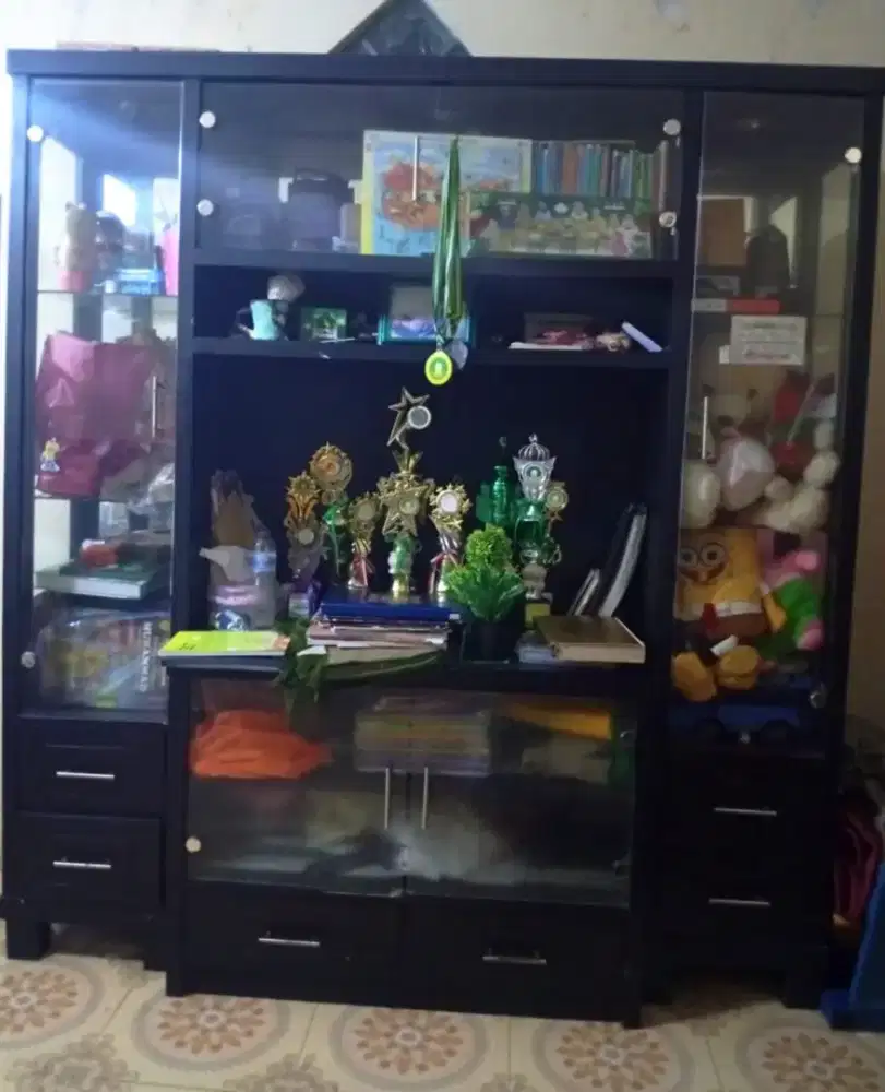 Lemari Pajangan Buffet TV