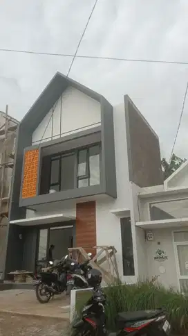 Rumah Dijual 2 Lantai Di Padalarang Bandung Barat Dekat KBB Nego