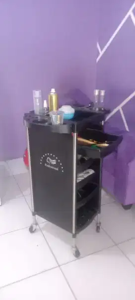 Troli salon  kondisi bagus