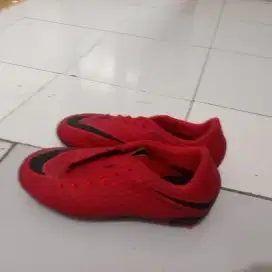 sepatu bola proleved