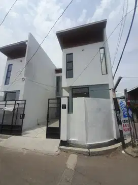 Jarang Ada! Rumah Baru Ready Semi Furnished di  Margahayu Raya