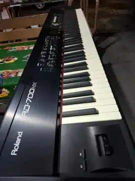 Roland RD700NX like new