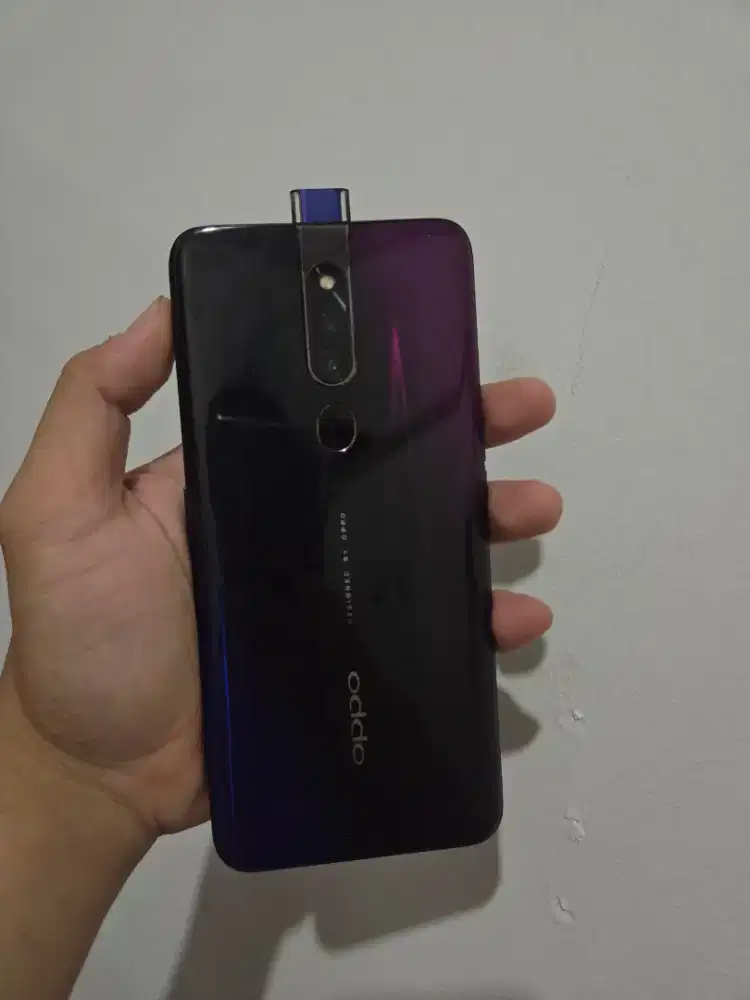 Oppo F11 pro 6/64gb pop up camera