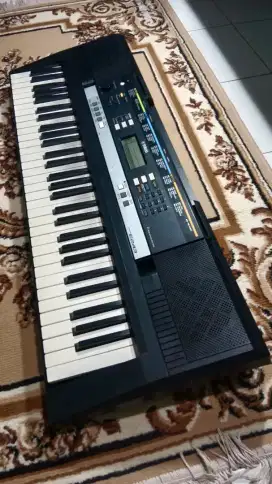 Yamaha PSR E243