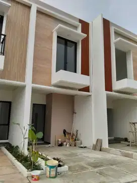 Ready stok , lokasi strategis pinggir jalan raya DP suka suka