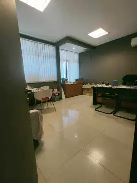 Siap huni Ruko kantor 3 lantai di Taman kebon jeruk