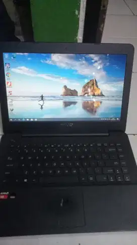 Laptop Asus AMD A8 dual vga