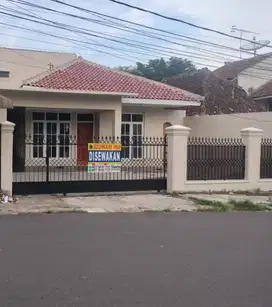 Disewakan Rumah/Kantor Strategis, Lokasi Premium, Harga Miring Tahunan