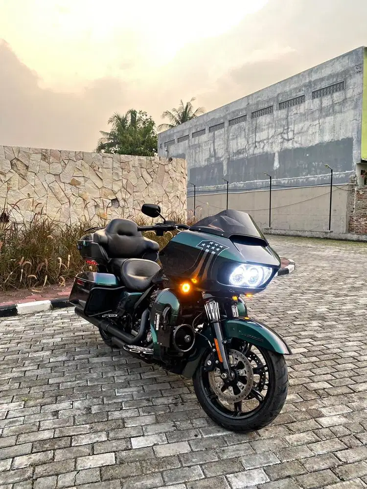 ROADGLIDE ULTRA SNAKE VENOM 2021