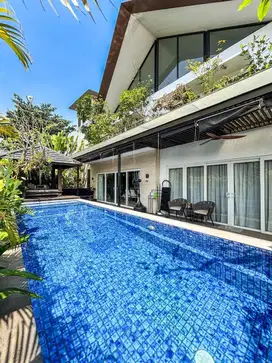 Lebak Bulus Modern Tropical House Dalam Townhouse One Gate System
