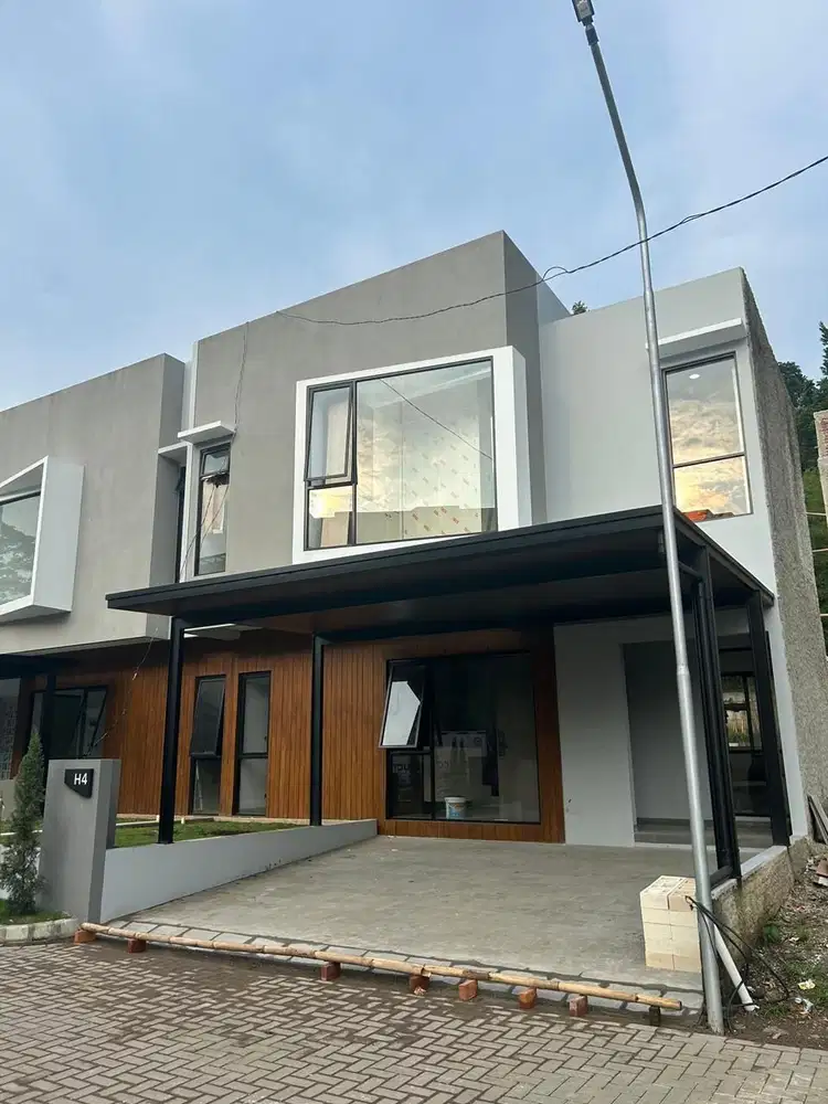 Dijual Rumah Mewah Dago Dekat Kampus ITB dan Borma