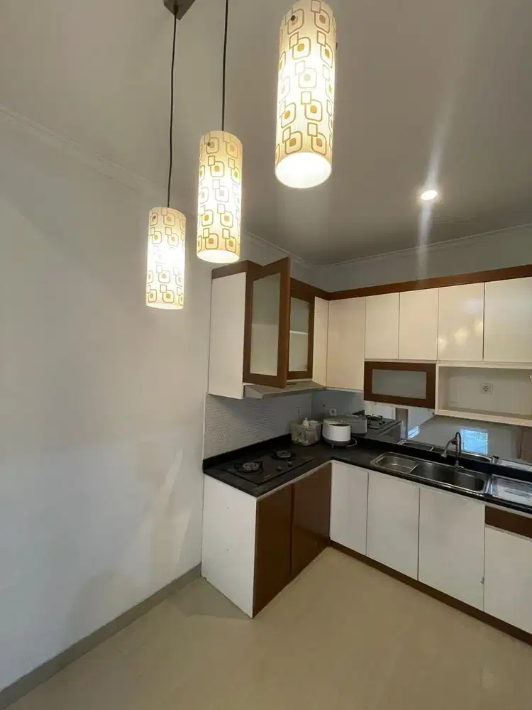 DI JUAL RUMAH BUKIT GOLF CIBUBUR