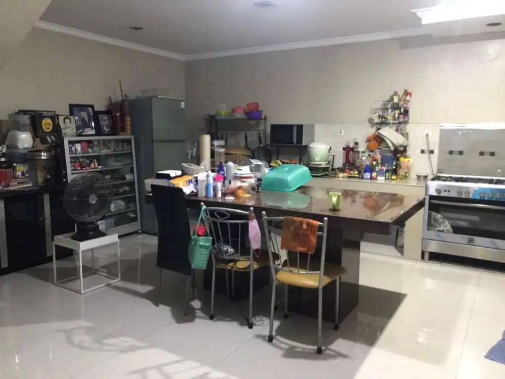 Dijual Rumah design modern 4 lantai