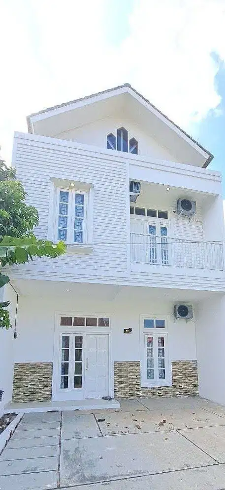 SIAP HUNI,Rumah murah cantik mewah + kolam renang di jatirahayu bekasi