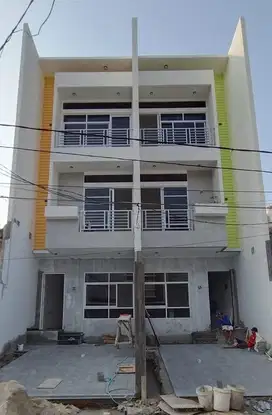 TAMAN RATU, DIJUAL RUMAH BARU 4,5 X 20 JALAN 2 MOBIL, DEKAT KBN JERUK