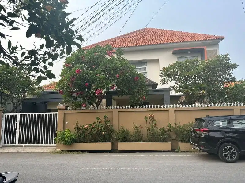 Rumah 2 Lantai Di Jl Tukad Badung Renon Denpasar