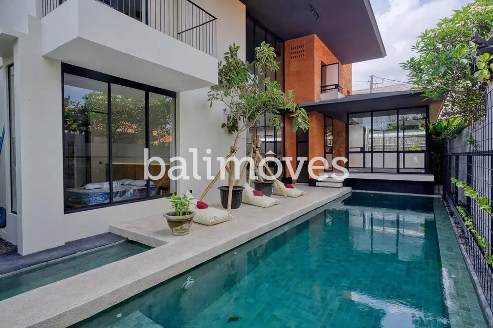 Modern Villa Empat Kamar Tidur Di Kerobokan