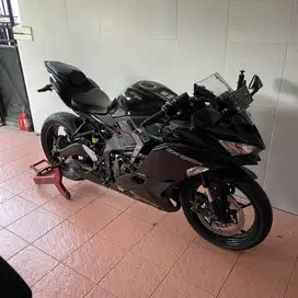 Kawasaki Zx25R 2022 Gress Km 1rb perak , nominus 100% pajak baru