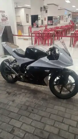 Di jual motor custom basic gl pro