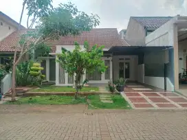 Rumah LT 180 M² Di Graha taman bunga Bsb city