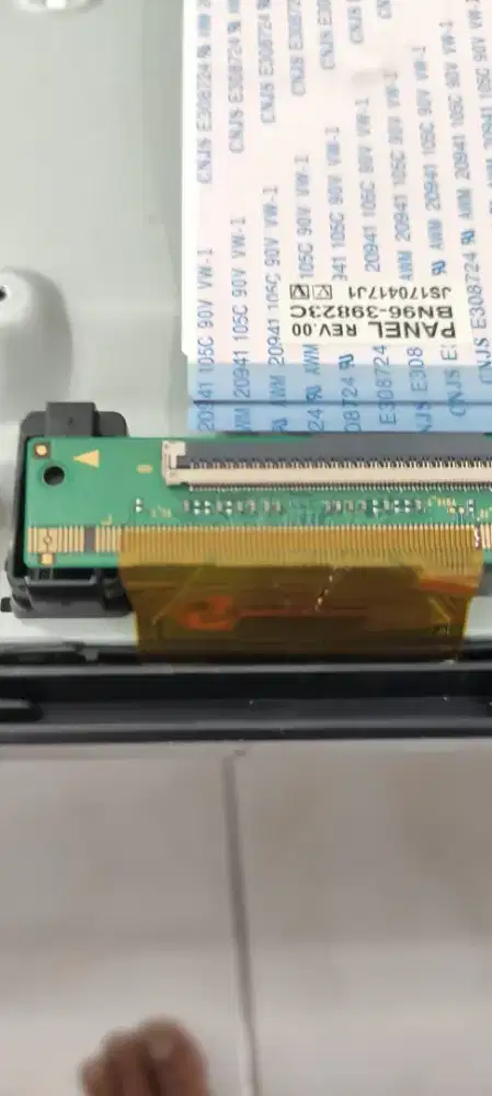 Menerima tv rusak mati pecah dilayar