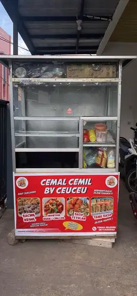 Dijual Etalase Makanan Bekas Lokasi Jatihandap Cicaheum Bandung